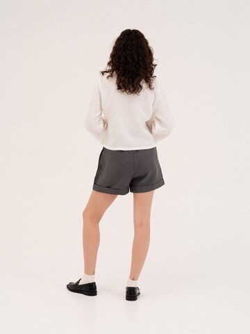 Loosefit Pantaloni 'Mia' di AmourLinen in grigio