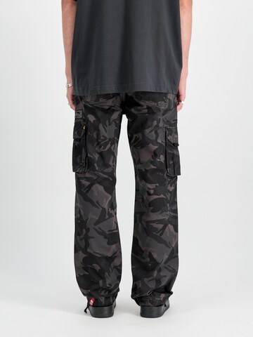 ALPHA INDUSTRIES - regular Pantalón cargo en negro