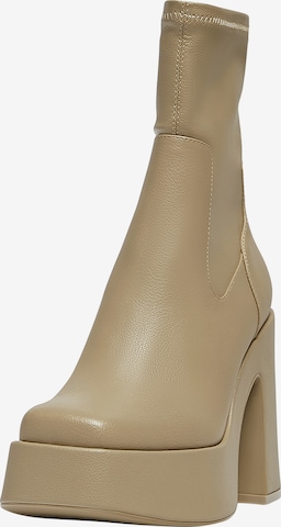 Pull&Bear Bootie in Beige: front