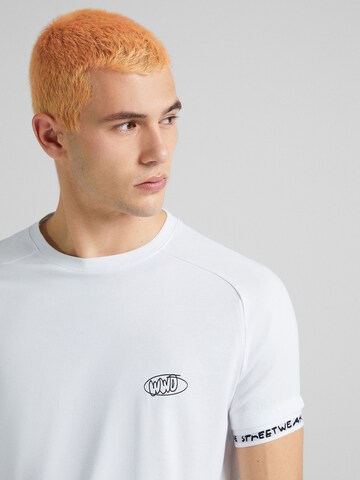 T-Shirt Bershka en blanc