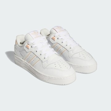 Baskets basses 'Rivalry' ADIDAS ORIGINALS en blanc