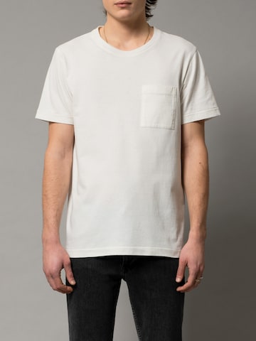 Nudie Jeans Co Regular Fit T-Shirt ' Roy ' in Weiß: predná strana