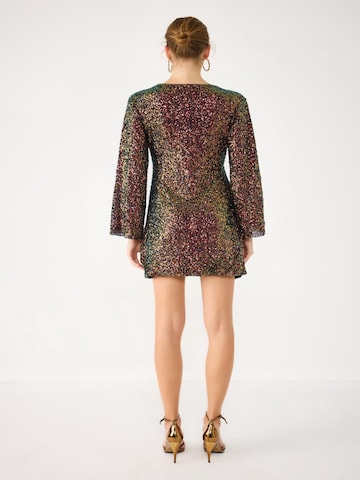 No Matter What Kleid in Mischfarben