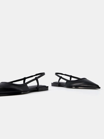 Bershka Pantolette in Schwarz