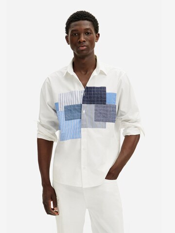 Coupe regular Chemise Desigual en blanc : devant
