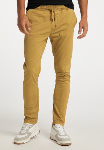 MO Slim fit Chino Pants in Yellow: front