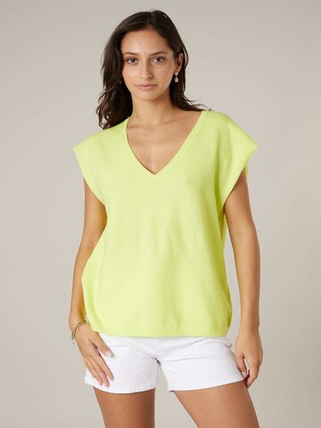 Pull-over 'Miria' Deeluxe en jaune : devant