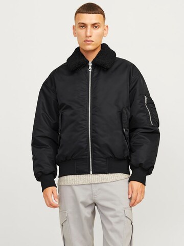 JACK & JONES Overgangsjakke 'JORQUEENS' i sort: forside