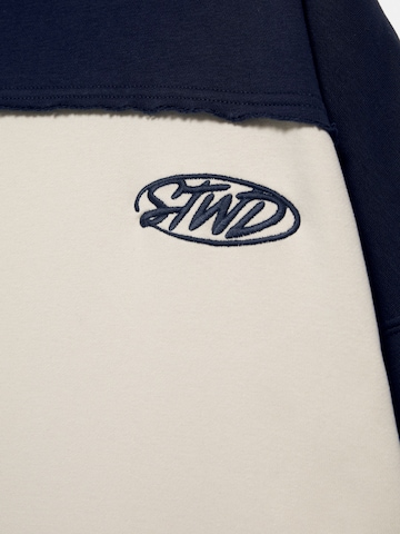 Pull&Bear Tréning póló 'STWD COMMUNITY EAST' - kék