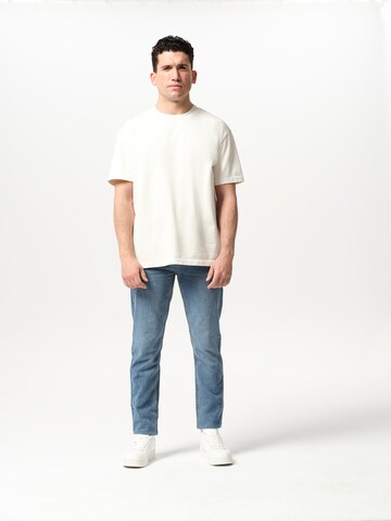 ABOUT YOU x Jaime Lorente T-Shirt 'Danilo' in Weiß