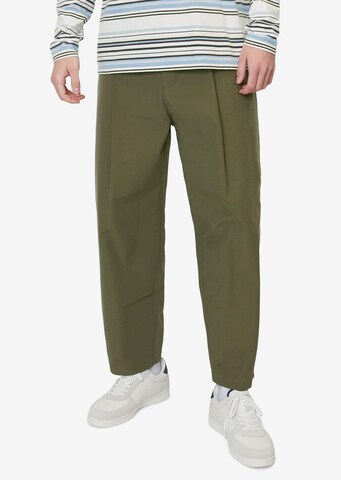 Loosefit Pantaloni con pieghe di Marc O'Polo DENIM in verde: frontale