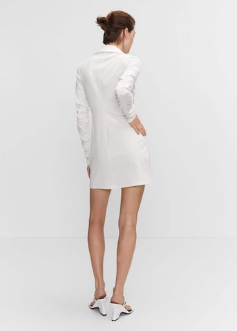 MANGO Sukienka koszulowa 'Tecla' w kolorze biały