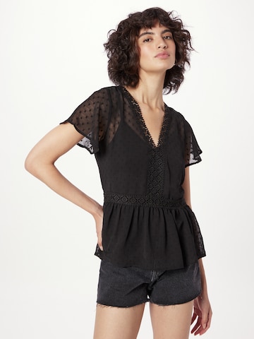 ABOUT YOU Shirt 'Lynn' in Zwart: voorkant