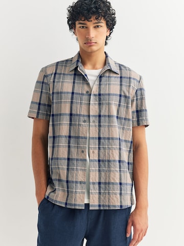Coupe regular Chemise Next en beige : devant