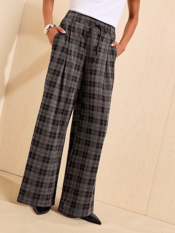 Wide leg Pantaloni con pieghe di Friends Like These in grigio