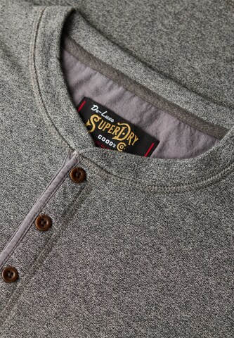 T-Shirt Superdry en gris
