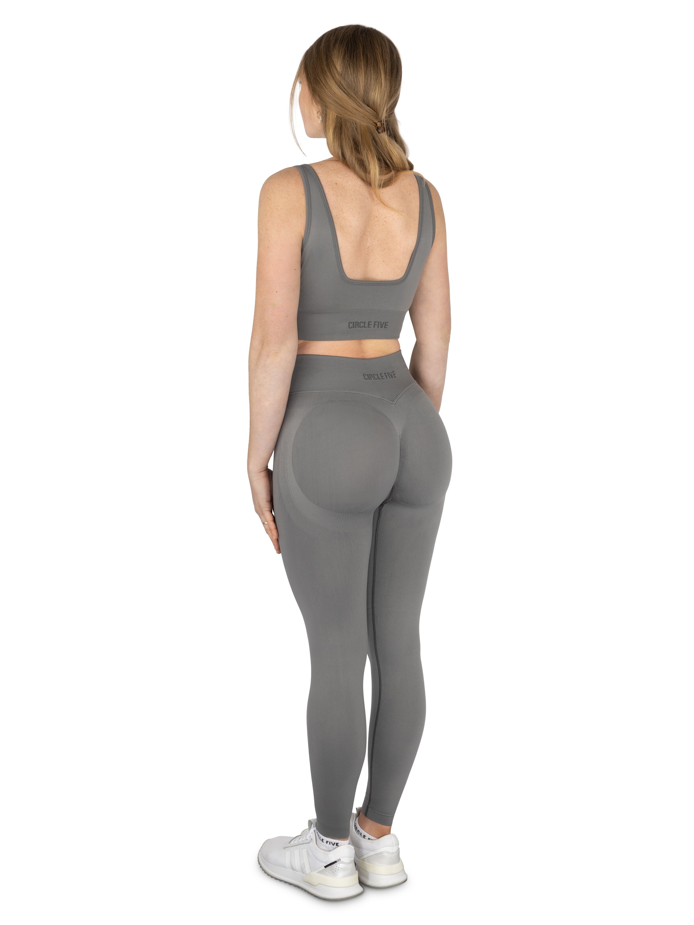 Circle Five Sportanzug 'Scrunch Shape' in Grau