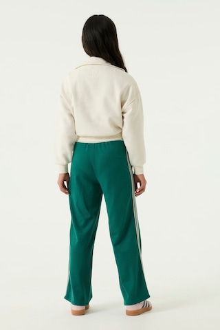 GARCIA Sweatshirt in White