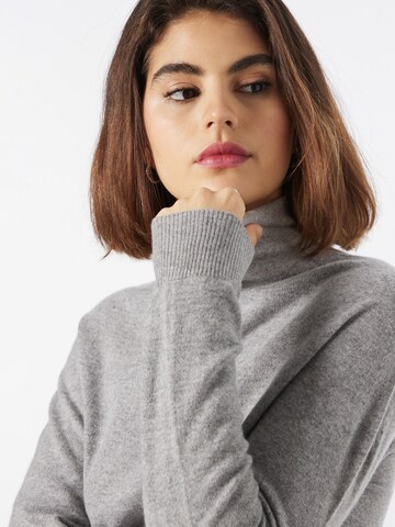 BOSS Sweter 'Fatenan' w kolorze srebrny