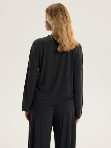 Maglietta 'Boxy-Langarmshirt aus Modal mit 3D-Logo, Ruth 2' di ESOTIQ in grigio