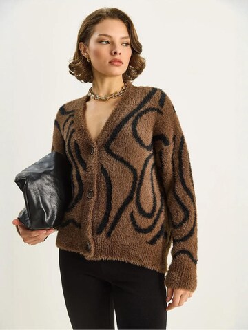 Bianco Lucci Strickjacke in Braun: Vorderseite