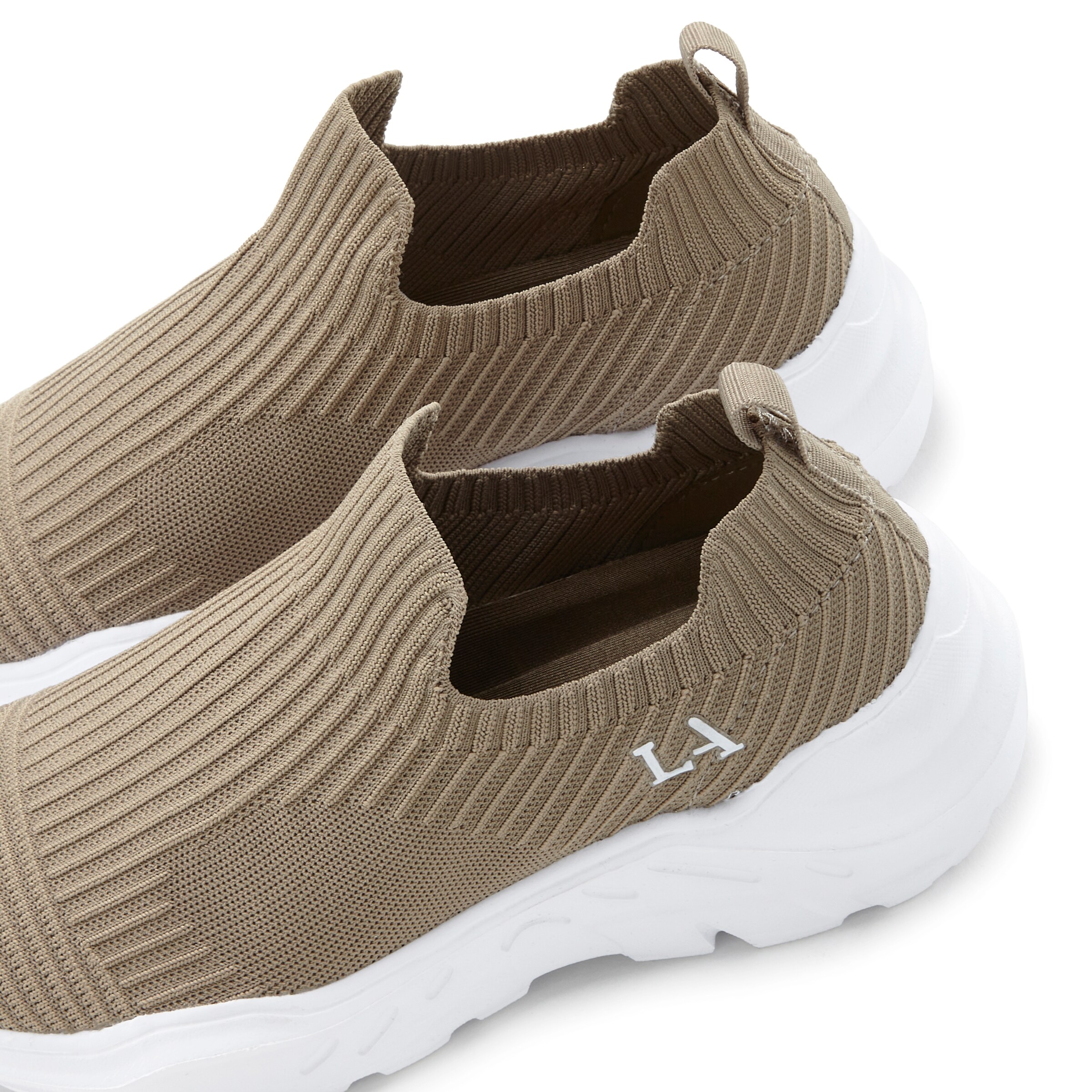 zaļš LASCANA Brīvā laika apavi bez aizdares