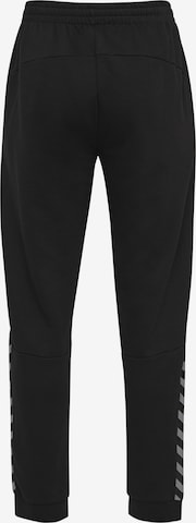 Hummel Tapered Sporthose in Schwarz