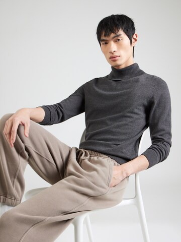 s.Oliver Свитер в Серый: спереди