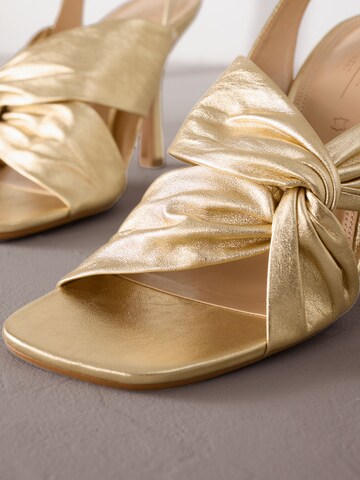 Next Sandalen met riem in Goud