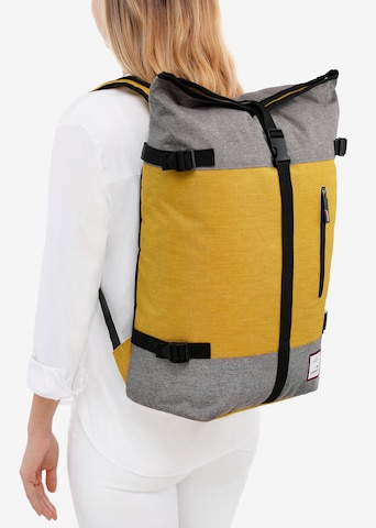 KangaROOS Backpack in Yellow