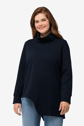 Sweat-shirt Ulla Popken en bleu : devant