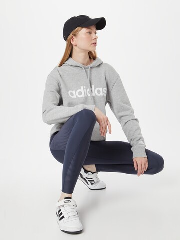 Sweat-shirt 'Essentials Linear' ADIDAS SPORTSWEAR en gris