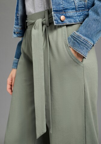 KangaROOS Wide leg Pants in Green