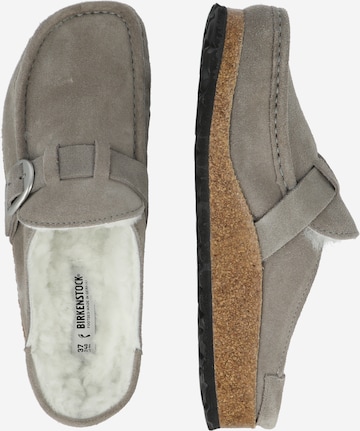 BIRKENSTOCK Slipper i grå