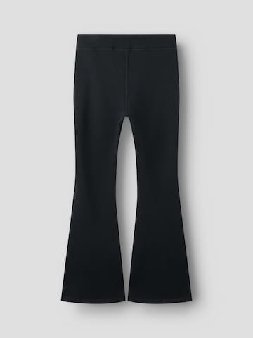 NAME IT Rozkloszowany krój Legginsy w kolorze czarny