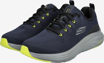 SKECHERS Sneaker in Blau