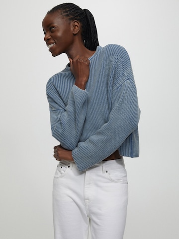 Pull&Bear Sweater in Blue: front