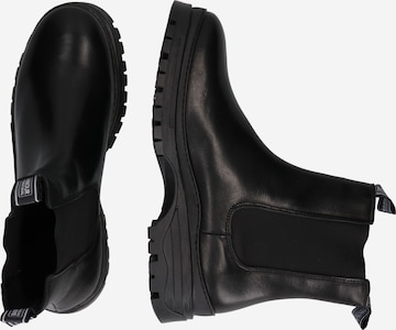 Barbour Chelsea Boots in Black