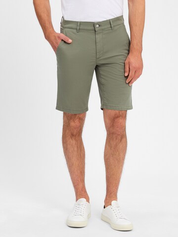 BRAX Slimfit Shorts in Grün: Vorderseite