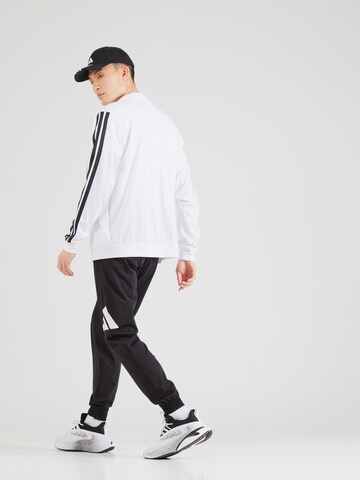 Effilé Pantalon de sport ADIDAS SPORTSWEAR en noir