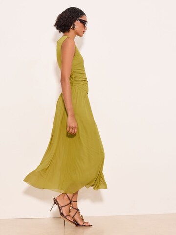 Robe Lipsy en vert