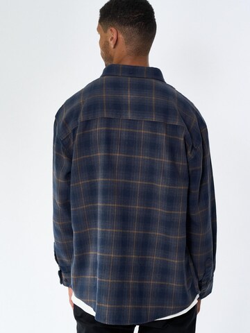 Legends Regular fit Button Up Shirt in Blue