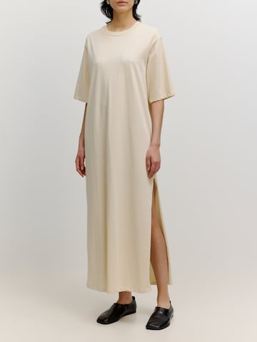 EDITED Oversized jurk 'Myha' in Beige: voorkant