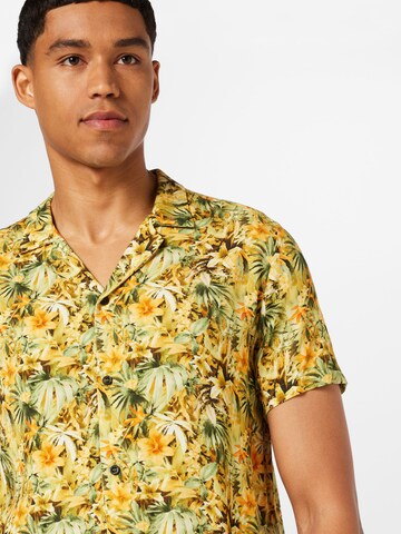 WESTMARK LONDON Comfort fit Button Up Shirt 'Hawaii' in Yellow