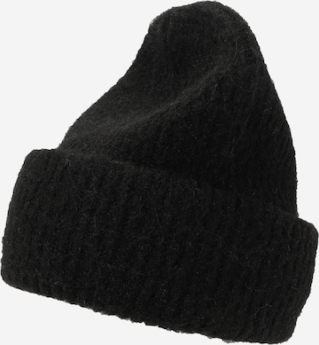 Tatiana Zidekova - Gorra en negro: frente