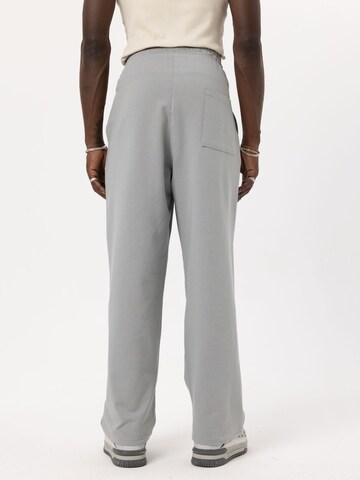 Regular Pantalon 'Cotton Flower' VAMOS CLO en gris