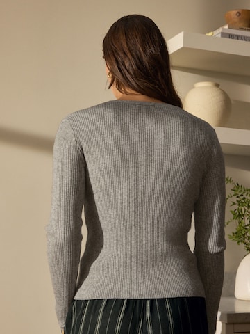 Cardigan Next en gris