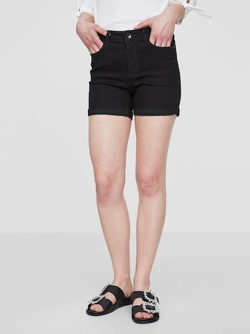 Coupe slim Jean 'Hot Seven' VERO MODA en noir : devant