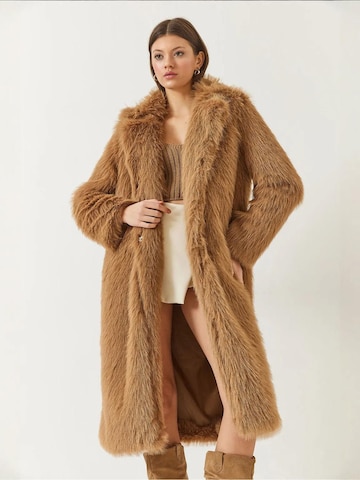 Manteau d’hiver Bianco Lucci en marron : devant