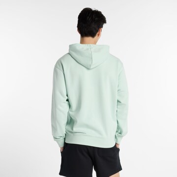 Sweat-shirt 'Essentials' new balance en vert